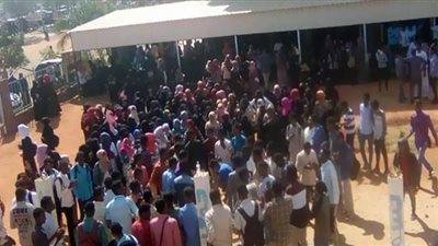 وقف الدراسة وحظر تجوال.. الحكومة المصرية تحذر رعاياها في السودان