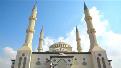 منح الإقامة الذهبية لأئمة المساجد والخطباء والمؤذنين بدبي