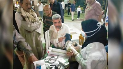 نشر فرق التواصل المجتمعي والفرق الطبية بالكنائس والتجمعات بسوهاج