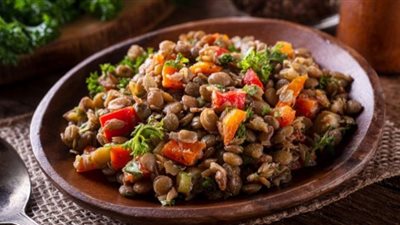 طريقة عمل سلطة العدس بدبس الرمان لعلاج الإمساك