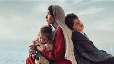 مسلسل تحت الوصاية| موقف حاسم لـ منى زكي مع أحد الصيادين في الحلقة 9