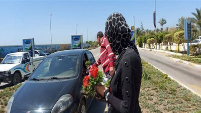 رأس البر تستقبل روادها بالورود في شم النسيم