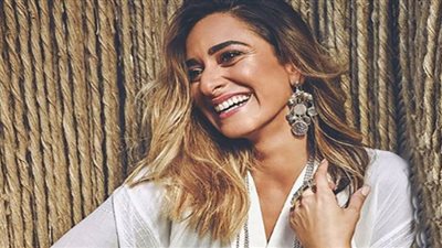أمينة خليل تروي أسرار علاقتها بأسرتها وأصدقائها