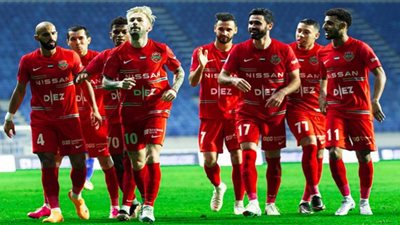 شباب أهلي دبي يتعادل مع النصر ويؤجل حسم الدوري الإماراتي