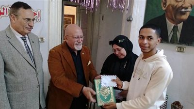 اللجنة العامة للوفد بالدقهلية تكرم الفائزين بمسابقة القرآن الكريم.. صور