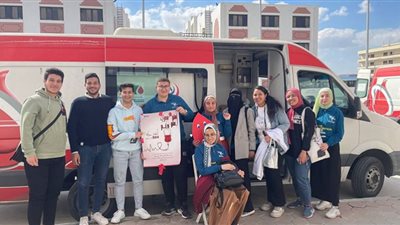 حملة للتبرع بالدم لطلاب صيدلة القناة