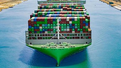 ترسانة السويس البحرية تنجح في إصلاح تلفيات بسفينة صب جاف عملاقة