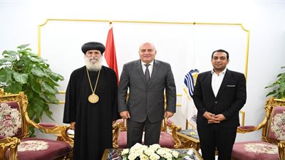 مطران قوص يزور ديوان قنا للتهنئة بعيد الفطر