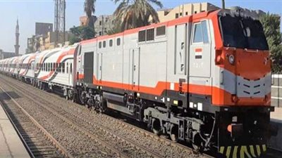 شخص يفقد حياته سقوطًا من قطار بمنشأة القناطر