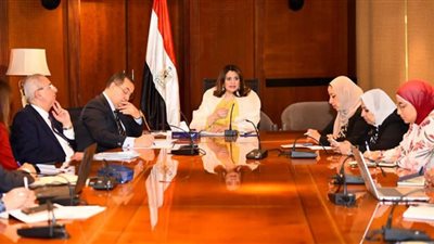 وزيرة الهجرة تبحث آليات التعامل مع أزمة طلاب الجامعات المصريين في السودان