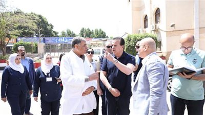 وزير الصحة يتفقد غرفة الطوارئ بهيئة الإسعاف المصرية لمتابعة العمل بخطة التأمين الطبي
