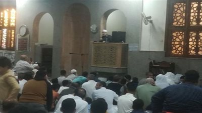 مئات الآلاف من المواطنين بالفيوم يؤدون صلاة العيد في الساحات والمساجد