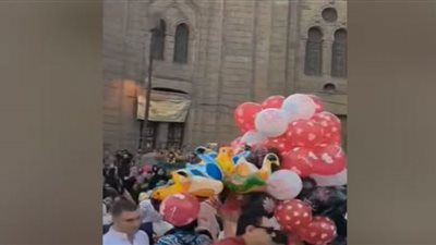مساجد شبرا تتلألأ بالمصلين والأطفال بهجة العيد (صور)