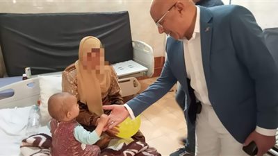 وكيل صحة بني سويف يتفقد مستشفى الحميات ويهنئ المرضى والعاملين بعيد الفطر