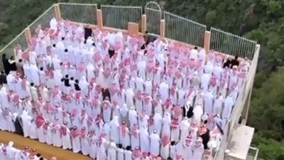 صلاة العيد أعلى قمم جبال بالسعودية.. مظهر جمالي مهيب