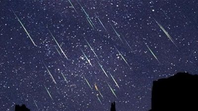 زخة شهب القيثارة تزين سماء مصر احتفالًا بعيد الفطر