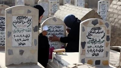 حكم زيارة القبور أيام العيد