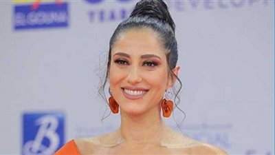 حنان مطاوع سعيدة بالمشاركة في مسلسل سره الباتع (فيديو)