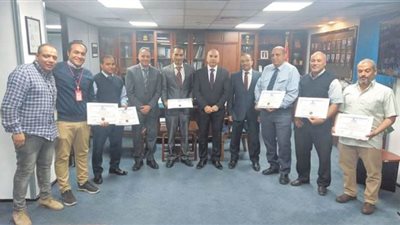 مهندس يحيى زكريا يكرم العاملين بالخدمات الأرضية لتفانيهم وإخلاصهم فى العمل