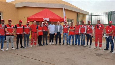 الهلال الأحمر المصري يقديم خدماته عبر معبر 