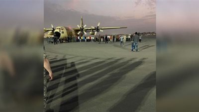 وصول طائرة تقل طلاب مصريين من السودان مجانًا إلى مطار القاهرة الدولي