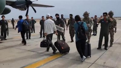 بريطانيا تدرس طرقا بديلة لإجلاء رعاياها من السودان