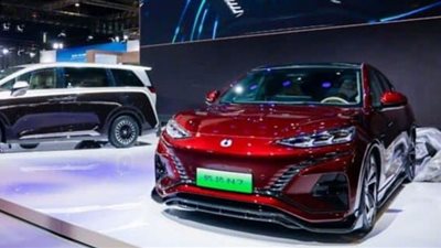 سيارة جديدة قادمة من الصين إنتاج مرسيدس وBYD