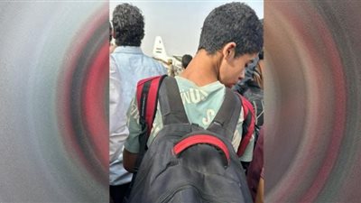 الوفد تتابع عمليات إجلاء المصريين من معسكر وادي سيدنا بالسودان