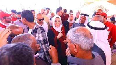 القباج تشارك في افتتاح سباق الهجن بالعريش