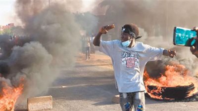 «الوفد» مع المصريين العائدين والمحاصرين فى السودان