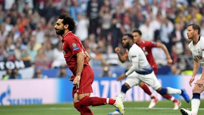 بث مباشر.. مباراة ليفربول وتوتنهام في الدوري الإنجليزي