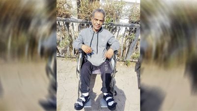 إعفاء محمد من رسوم ترخيص الفاترينة