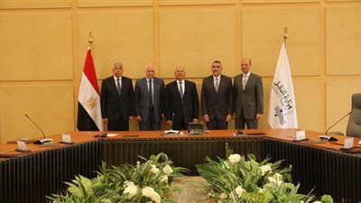 وزير النقل يشهد توقيع اتفاقية محطة الصب الجاف والمنطقة اللوجيستية والصناعية الخاصة بميناء جرجوب
