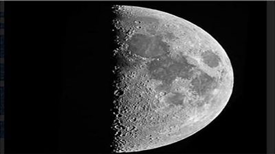 قمر التربيع الأول لشوال يزين سماء مصر اليوم