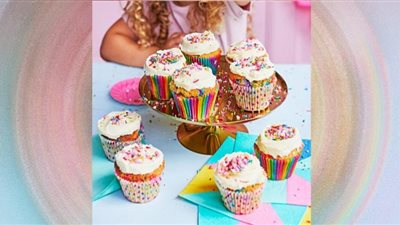 حضري رولات كب كيك وفاجئي طفلك في عيد ميلاده