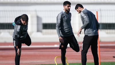 تدريبات بدنية لحراس الأهلي قبل مواجهة الرجاء المغربي
