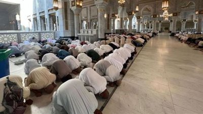 الظهر.. مواعيد الصلوات اليوم الجمعة بعد تغيير التوقيت