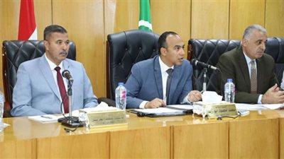 المنيا تناقش إطلاق المبادرة الوطنية للمشروعات الخضراء الذكية