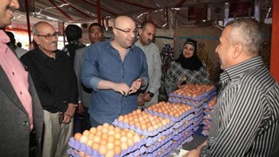 محافظ بني سويف يتفقَّدُ انتظام حركة البيع وتوافر السلع