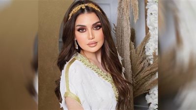 زينب فياض تتألق بالدانتيل الناعم.. ومتابع: سندريلا