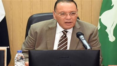 محافظ الشرقية يشيد بأنشطة الشباب والرياضة الخاصة بتدريب الفتيات