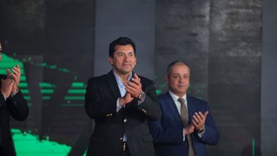 وزير الرياضة يشهد جانب من فعاليات بطولة كاس العالم للجمباز الفني 