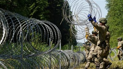 بولندا تتعهد بتعزيز حماية حدودها مع روسيا