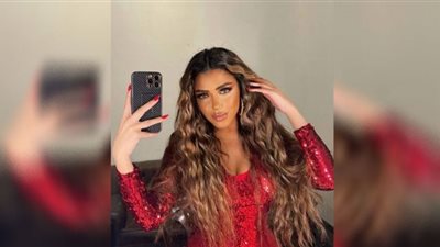 سارة سلامة تنافس عارضات الأزياء بالكاجوال (صور)