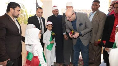 محافظ بني سويف يتفقد أعمال امتحانات النقل بالمعاهد الأزهرية