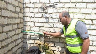 تركيب وصلات مياه للأسر الأولى بالرعاية وحملات توعية بأهمية مياه الشرب بسوهاج