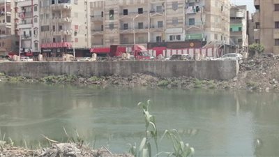 أصحاب الكافيهات يحتلون أجزاء من ممشى دكرنس الجديد