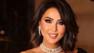 رابعة الزيات تتمايل كعروس البحر في شرم الشيخ (فيديو)