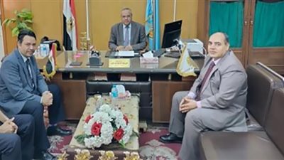 مناقشة تعريف الفتيات بأهمية العمل الحر بجهاز تنمية المشروعات بسوهاج