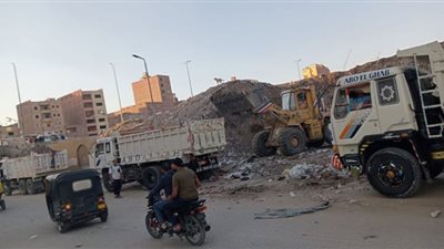 رفع ١٠ آلاف طن رتش ومخلفات بأرض الشونة في حي الهرم